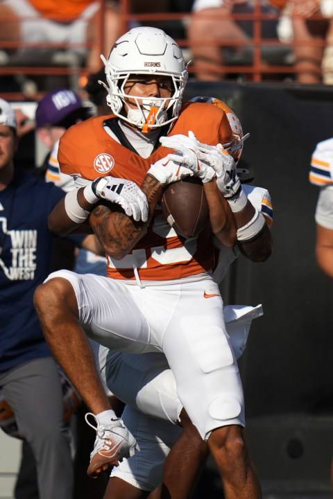 Manning runs for 2 touchdowns but struggles again in passing game as No. 7 Texas beats UTEP 27