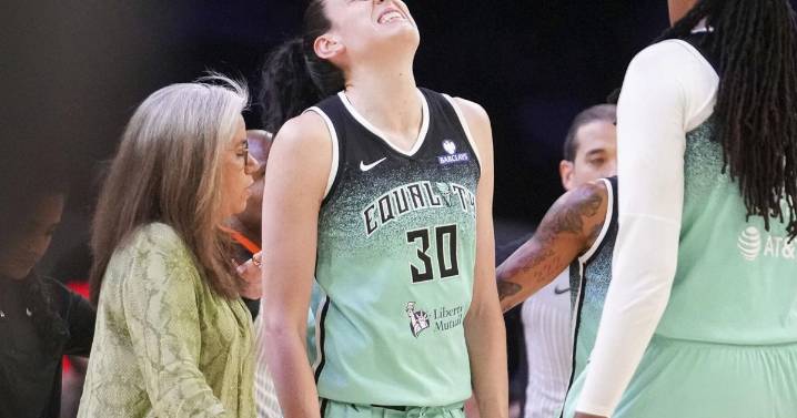 Liberty's Breanna Stewart plans to play in Game 2 of playoffs vs. Mercury despite knee injury scare