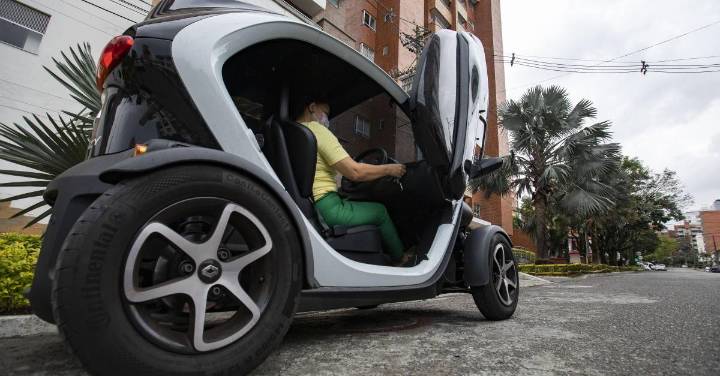 Cada vez más paisas compran carros eléctricos: ventas en Medellín se dispararon 195% a agosto
