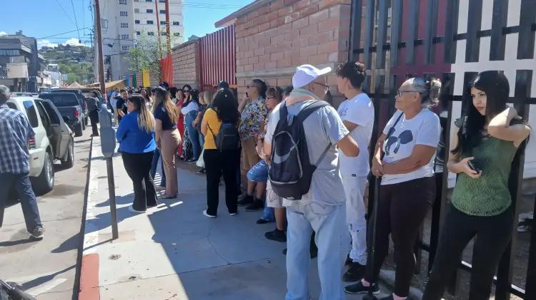 Evacúan en tres minutos oficinas estatales de Nogales durante simulacro nacional