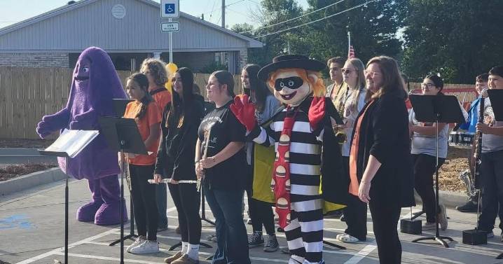 'Arch'ing Band: Science Hill's music students welcome McDonald's to community
