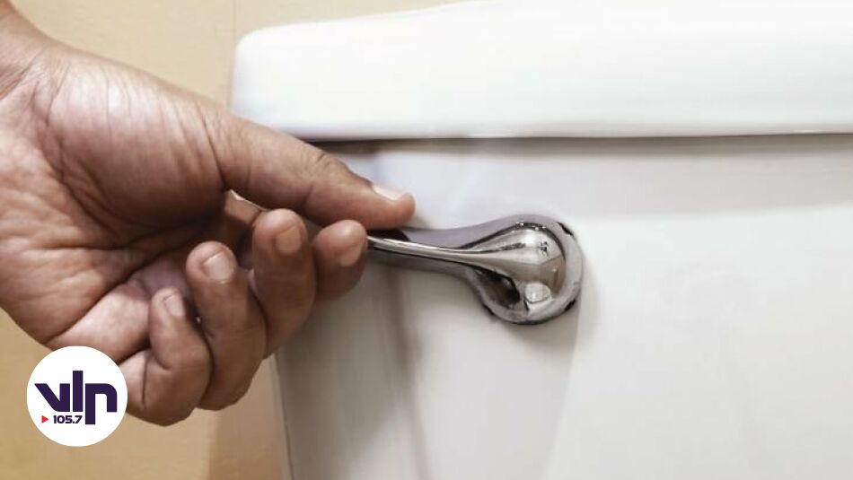 Familia de Teno denunció que hace 11 años sufre filtración de aguas servidas en su casa