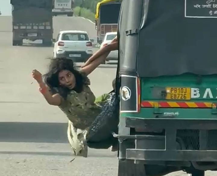 Woman clings on to auto for 500m as 3 miscreants try to rob her, two nabbed