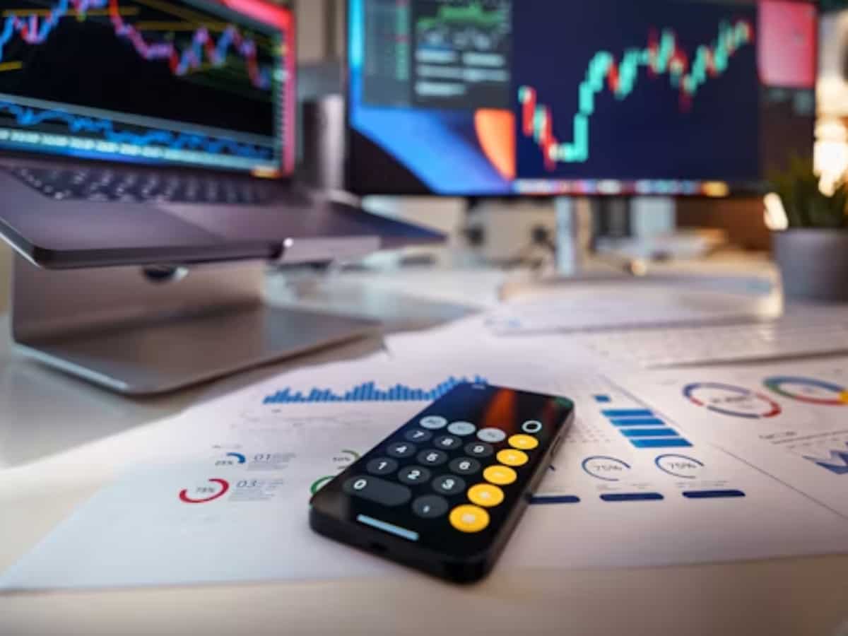 Anil Singhvi Navratna SIP: Buy Grindwell Norton on dips; upside potential upto 75%