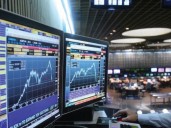 Rebotan los bonos, pero el riesgo país se roza los 900 puntos, el máximo nivel en casi cinco meses