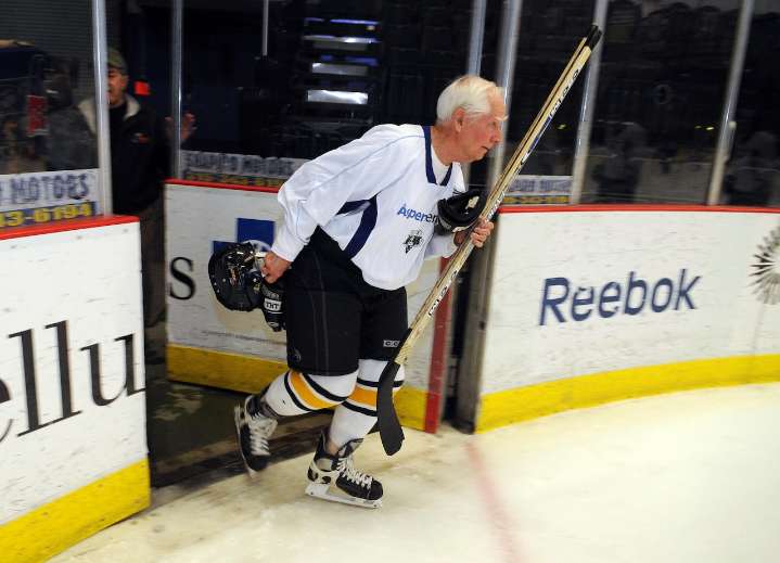 Today’s obituary: Marshall Webster, 101, World War II veteran played ice hockey into his 90s