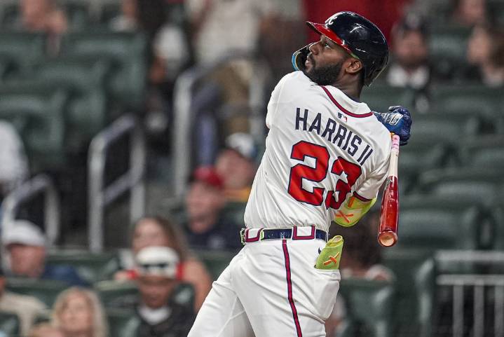 Deadspin | Braves, riding majors-best winning streak, chase sweep of Nats