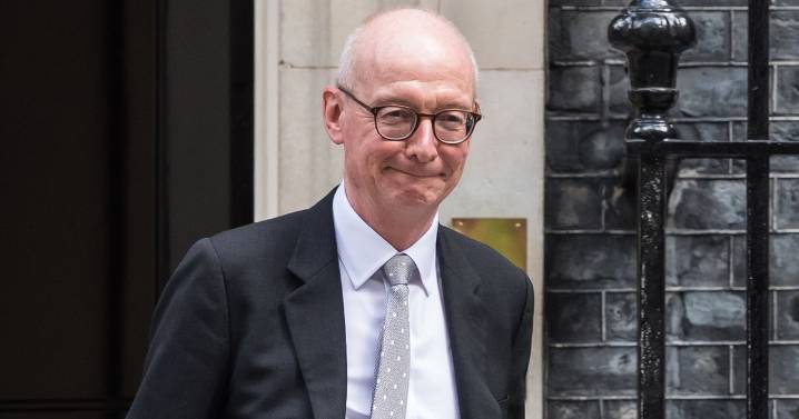 DWP health benefits threat for people born before date as new secretary 'not ruling anything out'
