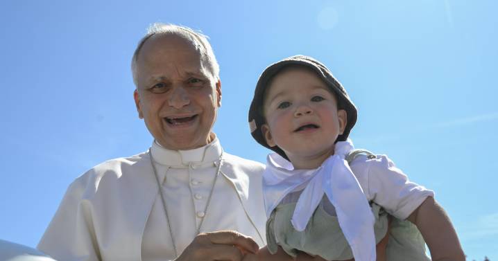 León XIV invita a la Iglesia a rezar el rosario cada día de octubre por la paz