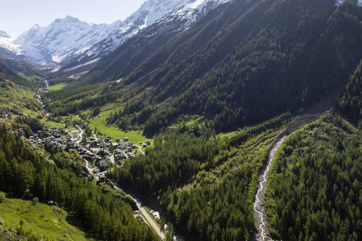 Cambio climático. Cómo el derretimiento de los glaciares amenaza la idílica vida en los Alpes que define a Suiza