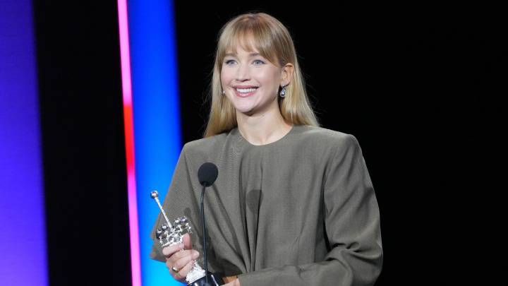 Jennifer Lawrence Collects San Sebastian's Donostia Award