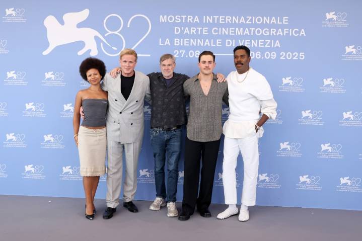 Gus Van Sant & 'Dead Man's Wire' Cast On Film's Dark Comedy & Luigi Mangione Vibes