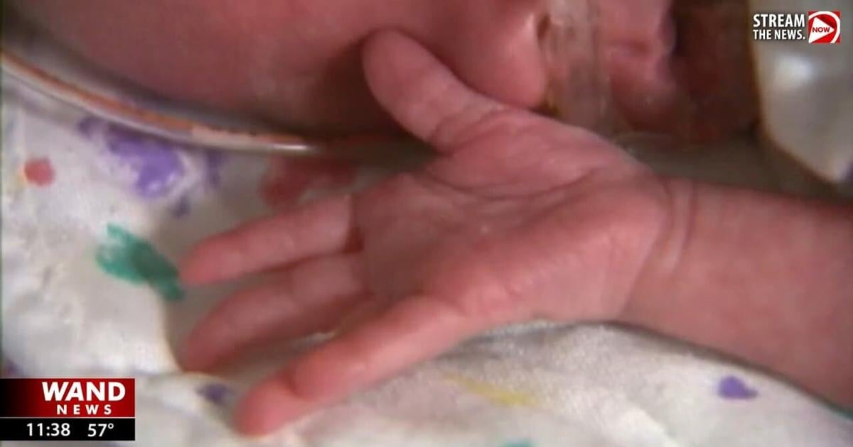Illinois law could ensure families with NICU babies receive info on early intervention services