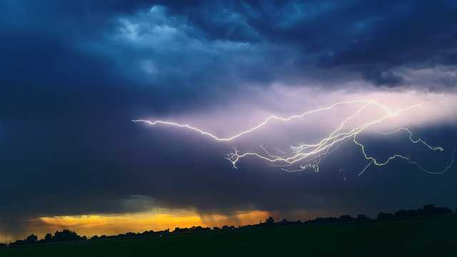 Northern California lightning captured in videos, photos