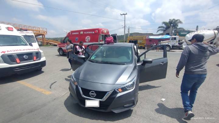 Mujeres resultan heridas en choque en la Pachuca