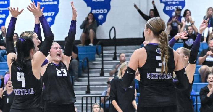 'We didn't give up.' Breese Central rallies to hand Columbia first loss