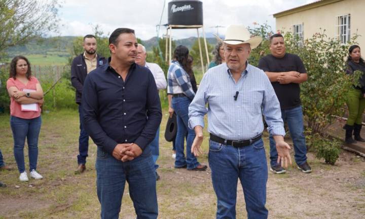 Entrega Senador Mario Vázquez equipo médico en comunidad rural de Bachíniva