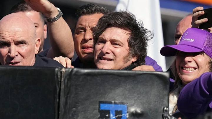 Bajo el lema "que el esfuerzo valga la pena", Milei convocó a sus seguidores en Córdoba