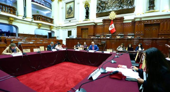 Comisión de Constitución aprobó reglamentos para el Parlamento bicameral y eliminó sesiones virtuales desde 2026