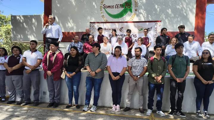 CETis 78 retoma clases con Jornada de Paz tras agresión a director