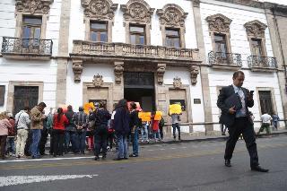 Fraudes bancarios con IA: qué son, cómo prevenirlos y dónde denunciar