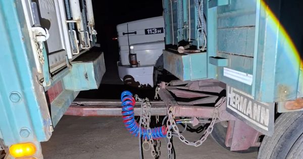 Norteño quedó gravemente herido al quedar atrapado en su camión