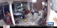 Davenport police searching for suspects involved in business burglary