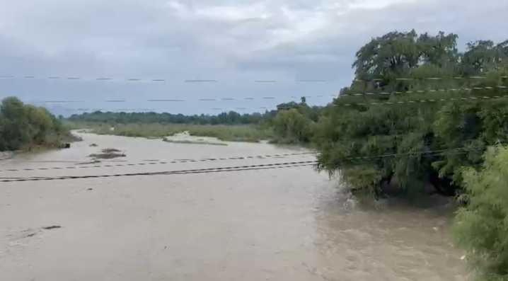 Rescatan a turistas atrapados en “El Chorrito”