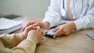 "Nunca se rindió": muere de un ataque al corazón una médica que atendía a 1.800 pacientes al día