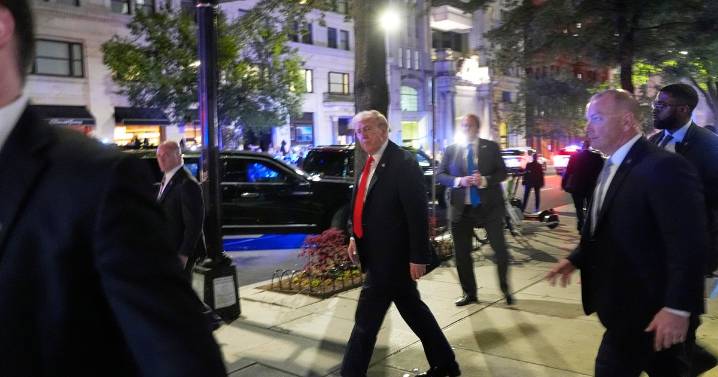 Trump greeted by protesters in D.C. restaurant where he had dinner but cheers outside