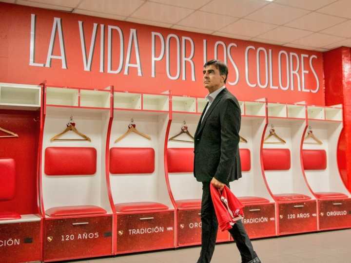 Gustavo Quinteros se prepara para el estreno en Independiente: cómo les fue a los otros DT del Rojo que debutaron ante Racing