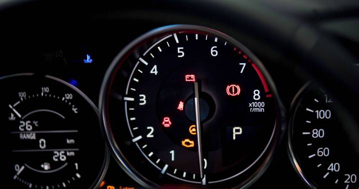 'Ingenious' DIY tip means you'll never have to pay to fix car warning light again