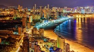 La Policía Nacional detiene en Benidorm a una turista británica acusada de asfixiar a una amiga con el cable de la aspiradora
