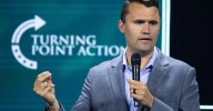 Disparan contra el activista de extrema derecha y aliado de Trump Charlie Kirk en un acto en Utah