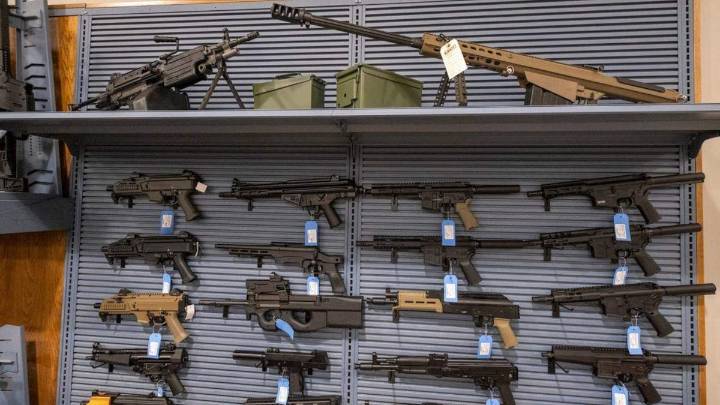 Here’s where you can — and can’t — openly carry a gun in Florida