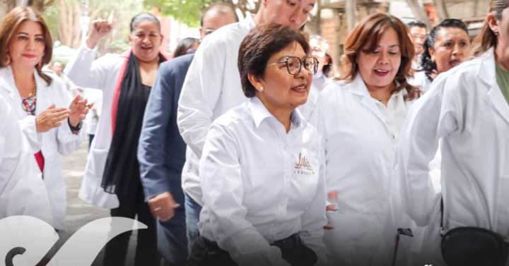 Agreden a simpatizantes a Cedillo y a su auto cuando salía del Carolino