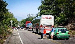 Con bloqueo, Quiegolani exige entrega de recursos