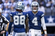 Deadspin | Cowboys WR CeeDee Lamb injures leg at Bears