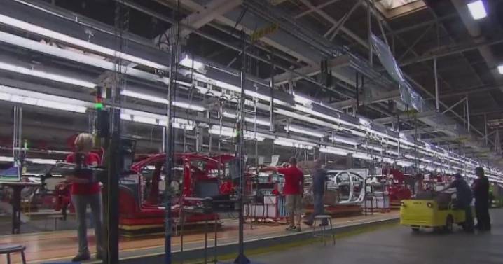 California sees decline in white-collar jobs, growth in blue