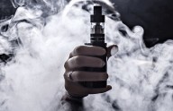 Singapur castigará el vapeo electrónico con azotes, multas y prisión