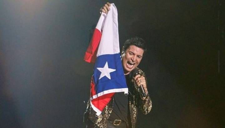 Chayanne enloquece a su fanaticada y regresa a Chile con su tour "Bailemos otra vez"