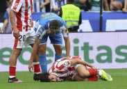 Justin Smith y Mbemba se postulan como alternativas a Nacho Martín en el Sporting