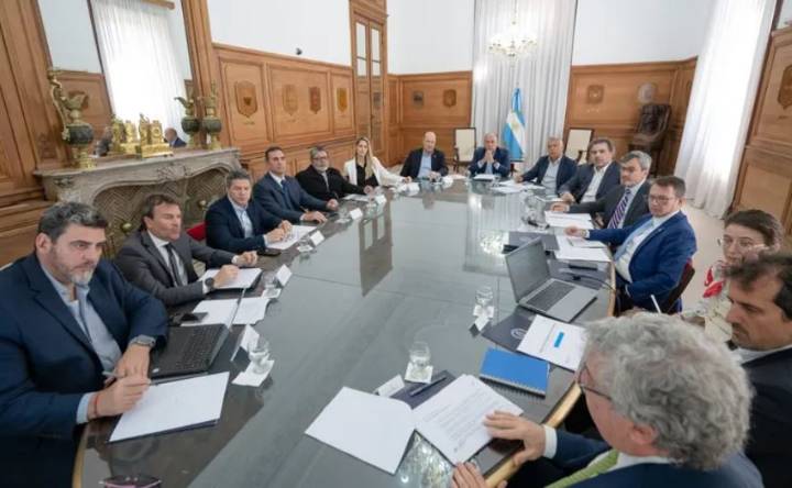 El Gobierno encabezó una nueva reunión del Consejo de Mayo con el eje en la reforma tributaria
