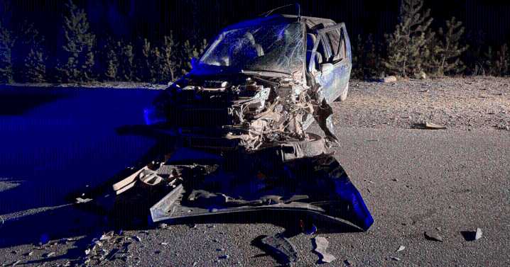 Dos heridos en un fuerte choque entre un auto y un camión sobre la Ruta 40