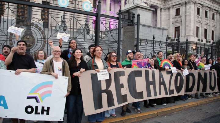 Reclaman el rechazo al DNU que restringe la Ley de Identidad de Género