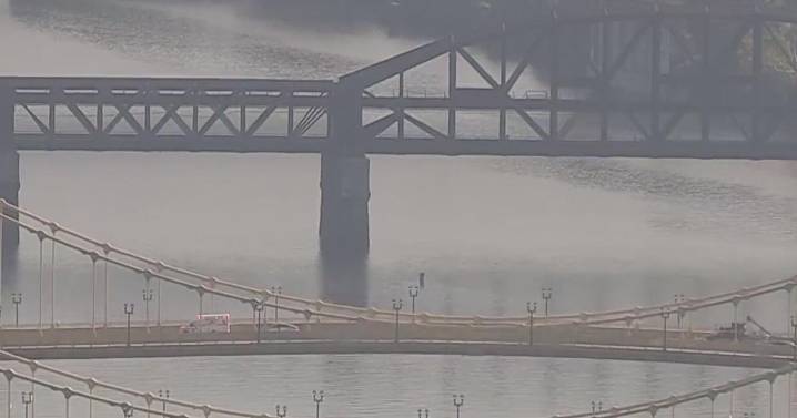 "The Pitt" filming permit mishap on Downtown Pittsburgh bridge backs up traffic