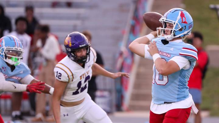 Monterey's Jonah Reed finds Cam Taylor against Amarillo High