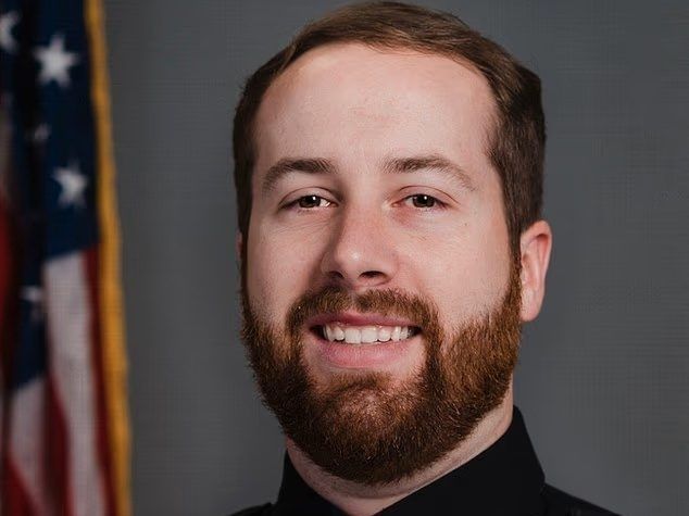 Cop fired after sex act with drunk woman who crashed car