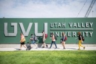 Utah Valley University es una escuela pública con un conjunto diverso de estudiantes