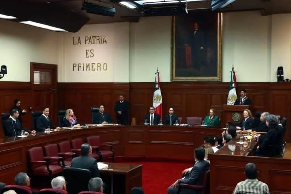 Solicitarán ministros de Corte ganar menos que Presidenta